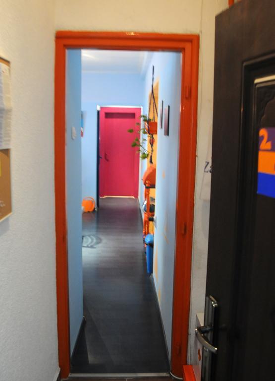 Apartment Orange Purple Blue Zagreb Quarto foto