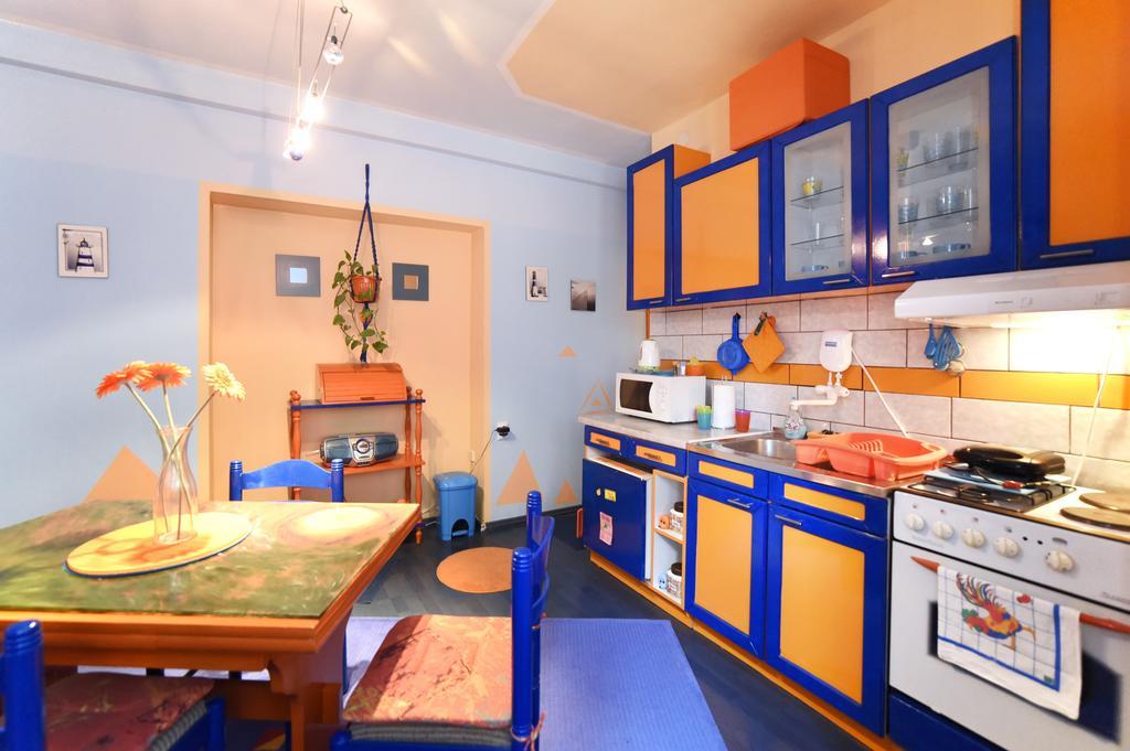 Apartment Orange Purple Blue Zagreb Exterior foto